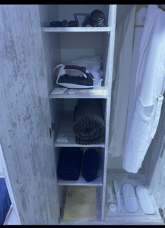 Cool Blue Interior Self Check In Apartman Jereván Kültér fotó