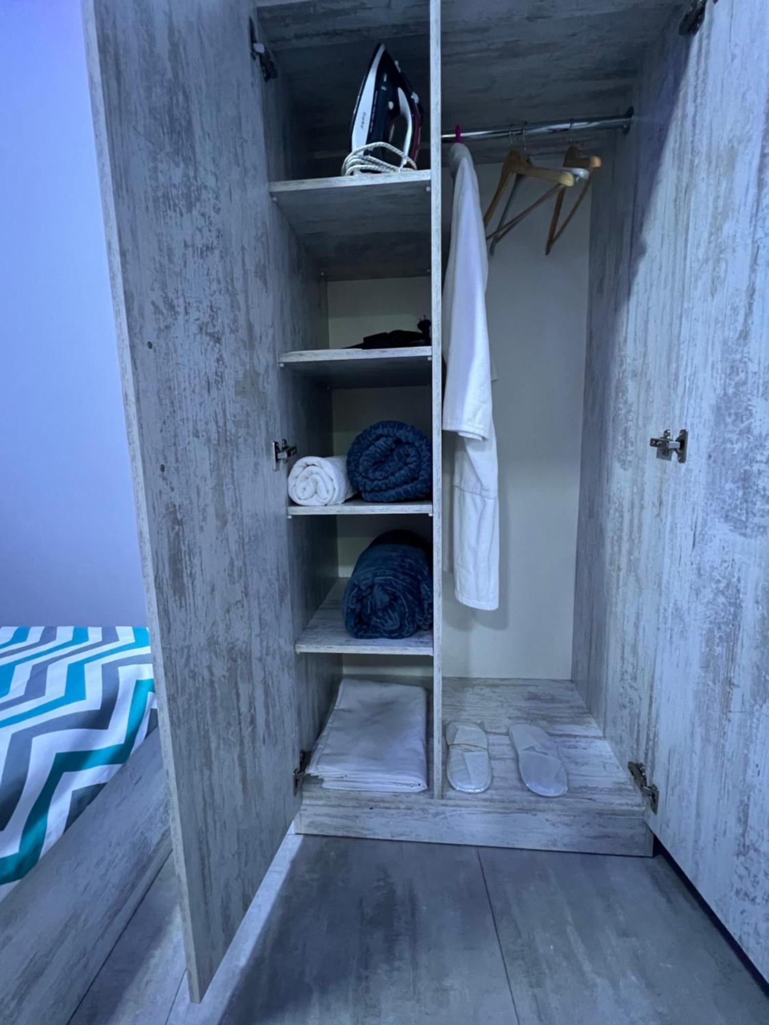 Cool Blue Interior Self Check In Apartman Jereván Kültér fotó